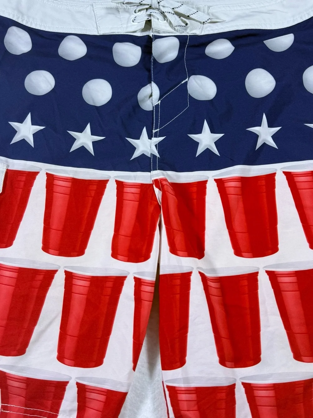 Carbon USA Red Solo Cup Flag Board Shorts Swim Trunks Size 34